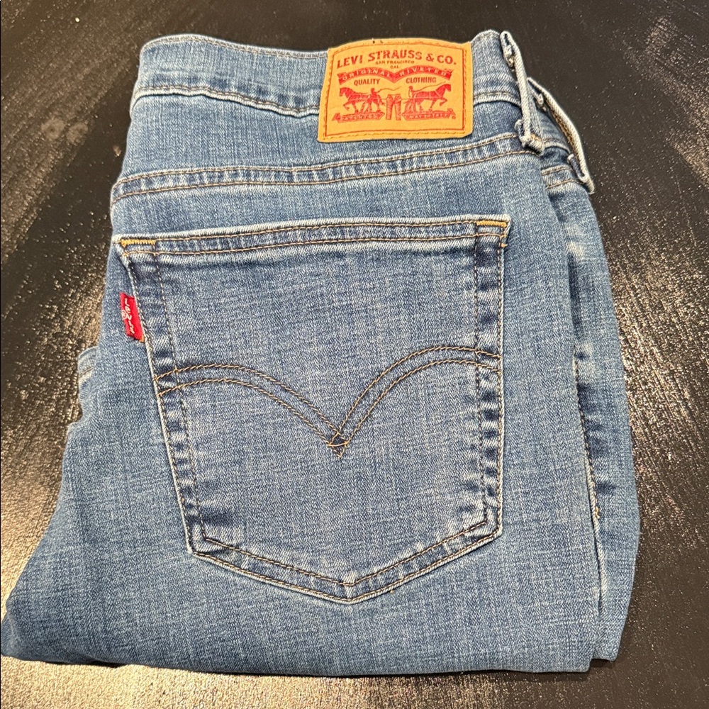 Levi's Classic Blue Jeans with Red Tab